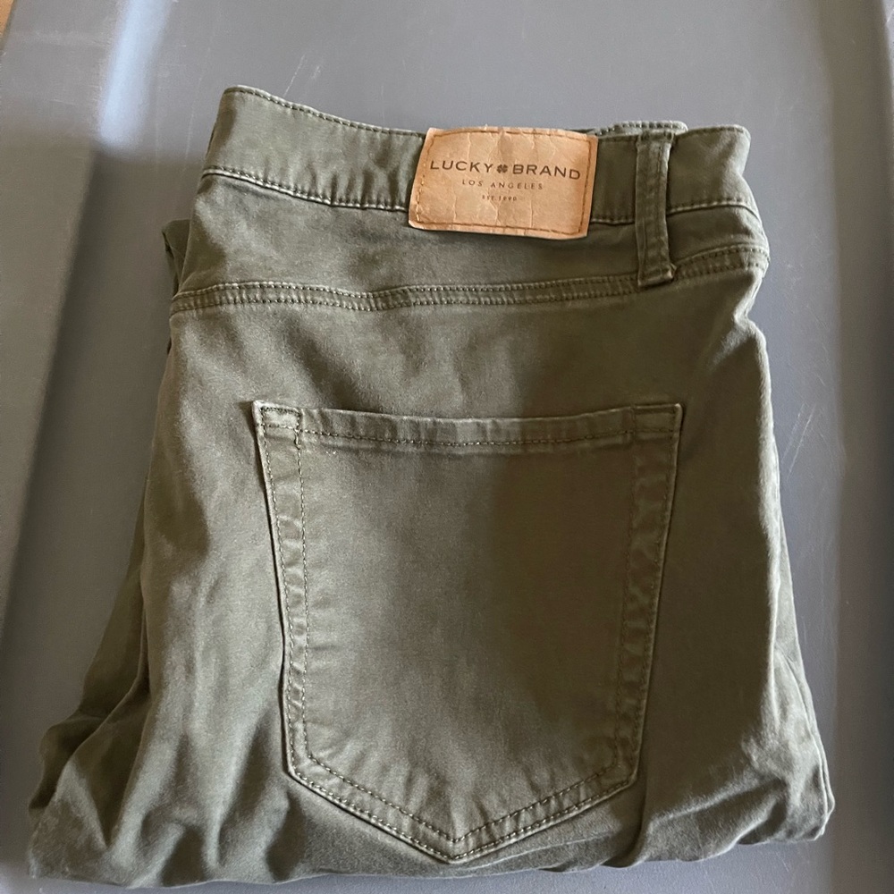 Men’s Lucky Brand Sage Green Jeans, size 33x32